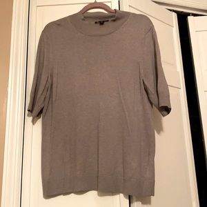 Sweater with short sleeves